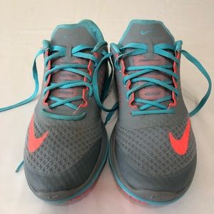 Womens Nike Shoes Size 9